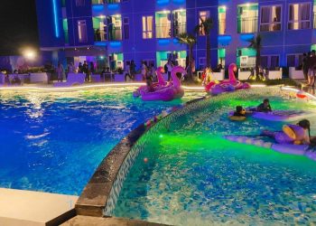 Keren..!! Pentacity Hotel Hadirkan Pool Club Pertama di Balikpapan