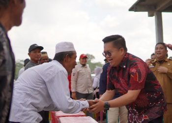 Wabup Kukar Salurkan Bantuan Perikanan ke Masyarakat di Kecamatan Anggana