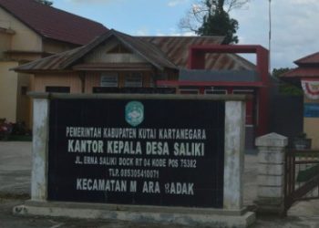 Inisiatif Pemerintah Desa Saliki, Bagikan 50 Bak Penampung Air Bersih ke Warga
