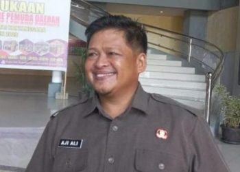Dispora Kukar Prioritaskan Peningkatan Kualitas Rumput Stadion Aji Imbut