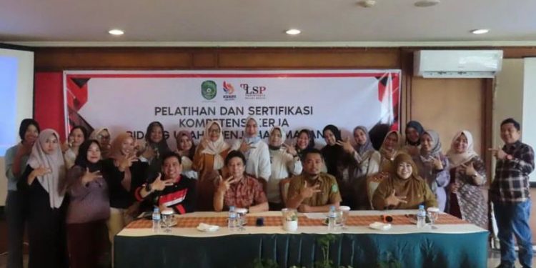 Tingkatkan Kompetensi Pelaku Usaha Melalui Pelatihan dan sertifikasi Penjamah Makanan