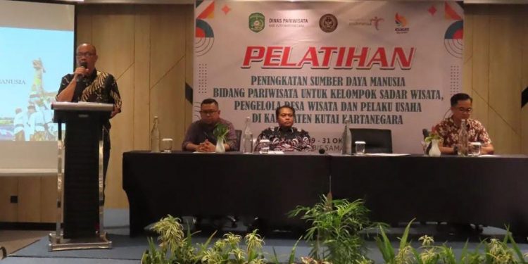 Dispar Gelar Pelatihan Peningkatan SDM yang diikuti Puluhan Pelaku Pariwisata