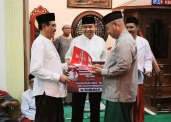 Masjid Al Ikhlas Dapat Hibah Rp150 Juta dari Bupati Kukar