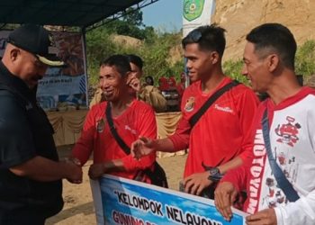Pembudidaya Ikan di Kelurahan Mangkurawang dapat Bantuan dari Pemkab Kukar