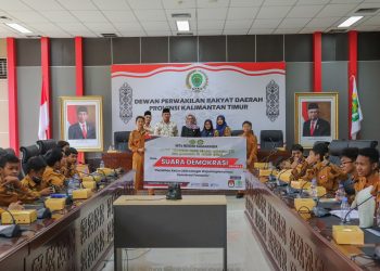 Kunjungi DPRD Kaltim, Ratusan Pelajar MTs Negeri Samarinda Dibekali Pengetahuan