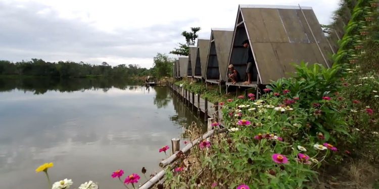 Manfaatkan Lubang Eks Tambang Batubara, Desa Kota Bangun III Miliki Wisata Danau Kumbara 