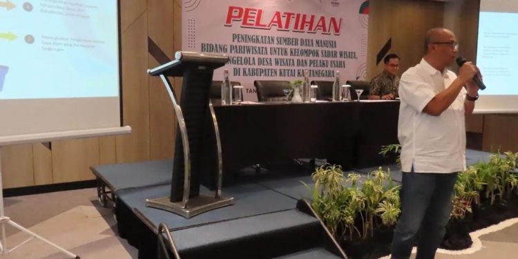 Majukan Wisata Desa, Dispar Kukar Bekali Materi Branding