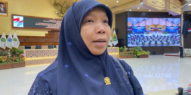 Fitri Maisyaroh Apresiasi Pengembangan Pesantren Melalui Perda Fasilitasi Pondok Pesantren