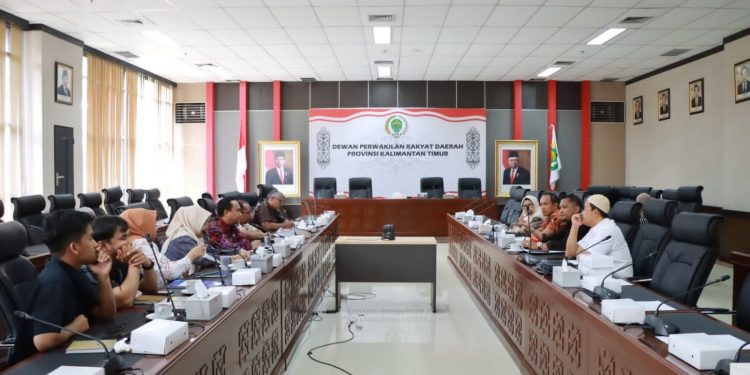 Undang Dinas PPKUKM, Komisi II DPRD Kaltim Bahas Ketersediaan Bahan Pokok