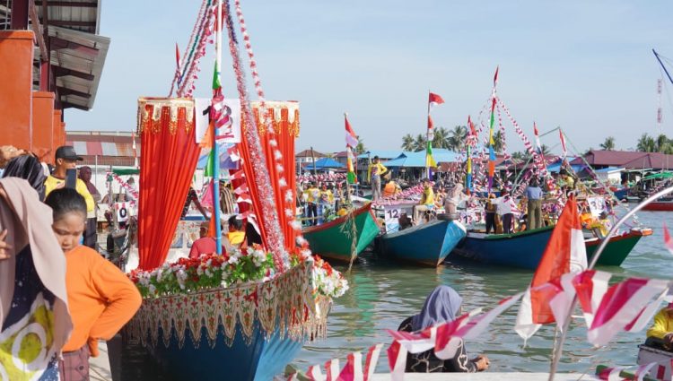 Pesta Laut Berlangsung Meriah, Rendi Solihin Takjub dengan Antusias Masyarakat