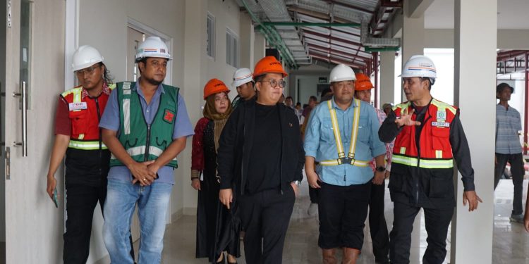 Perjalanan Ramadan ke Muara Badak: Wabup Kukar Sempatkan Kunjungi Pembangunan RS untuk Meninjau Kemajuannya