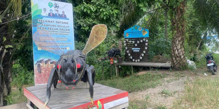 Generasi Muda Teluk Dalam Kukar Bangkitkan Potensi Madu Kelulut