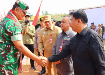 Pjs Bupati Kukar Tekankan Peran Daerah Pemasok Pangan Kaltim saat Sambut Wakasad di TMMD