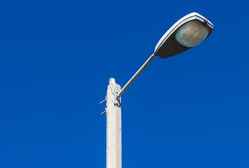 Tingkatkan Keselamatan dan Kenyamanan, Dishub Kukar Pasang 220 Lampu Jalan di Mangkurawang