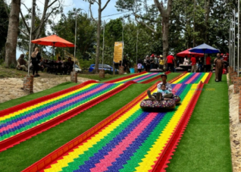 Rainbow Slide Jadi Daya Tarik Baru di Taman Emastri Batuah
