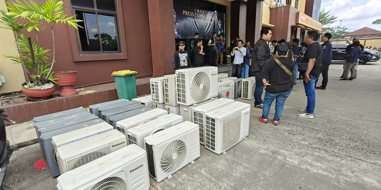 Dua Bersaudara Dibekuk, Terbukti Mencuri Puluhan AC Outdoor di Samarinda