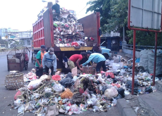 TPS Terbatas, Tenggarong Seberang Dorong Desa Kelola Sampah Secara Mandiri