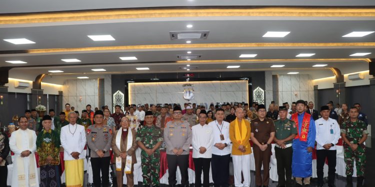 Doa Lintas Agama, Polresta Samarinda Gaungkan Toleransi di Hari Bhayangkara