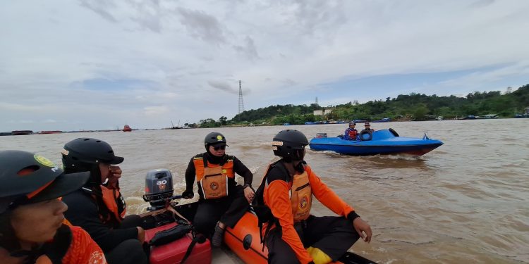 Kapal Klotok Karam Usai Tersenggol Tugboat di Sungai Mahakam, Satu Orang Hilang