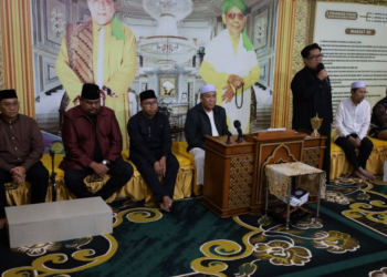 Wakil Bupati Kukar Rendi Solihin Tekankan Persatuan dan Bagi Bantuan di Safari Ramadhan