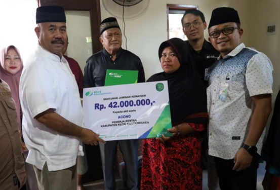 Peresmian Langgar Nurul Iman dan Penyerahan Bantuan oleh Bupati Kukar di Loa Kulu