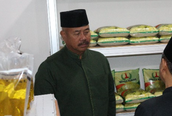 Bupati Kukar Luncurkan Pos Kesehatan dan Kios Inflasi di Masjid Agung