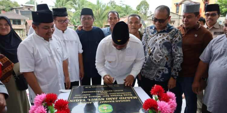 Bupati Kukar Sambangi Kota Bangun Darat dan Muara Muntai, Salurkan Bantuan Ramadan