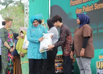 Pemprov Kaltim Salurkan Bantuan Gizi dan Sembako, Sasar Kelompok Rentan dan Pekerja Layanan Publik