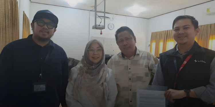 Dukung Transformasi Pendidikan, Telkom Tawarkan Solusi Digital ke SMPN 1 Gunung Tabur