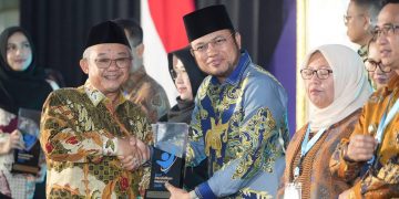Gubernur Harum Terima Penghargaan Hardiknas 2026 untuk Kemajuan Pendidikan Kaltim