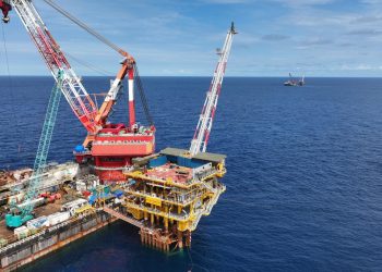 PT Pertamina Hulu Mahakam Berhasil Selesaikan Pemasangan Jacket dan Topside Platform Offshore Manpatu Berbobot 1000 Ton