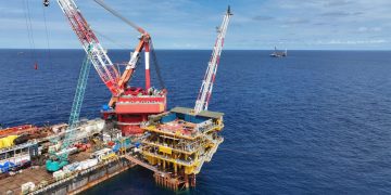 PT Pertamina Hulu Mahakam Berhasil Selesaikan Pemasangan Jacket dan Topside Platform Offshore Manpatu Berbobot 1000 Ton